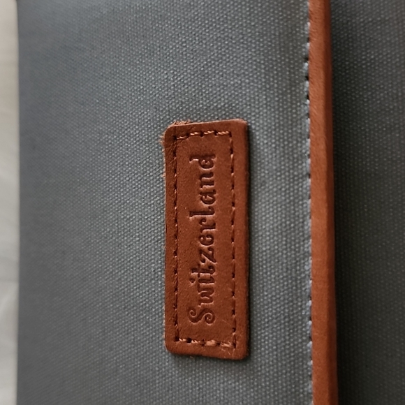 Switzerland Women's Wallet with Several CC Storage Space - Picture 11 of 11